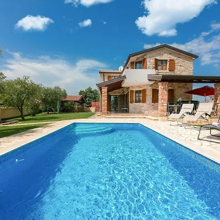 Vikendica Mediterrane Mit Privatem Salzwasserpool, Babybett, Whirlpool, Tischtennis, Spielplatz Visnjan