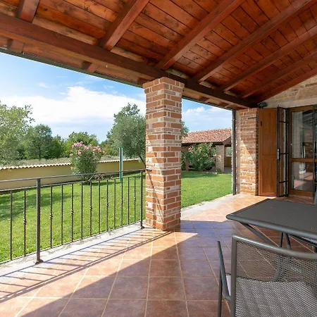 Holiday home Mediterrane Mit Privatem Salzwasserpool, Babybett, Whirlpool, Tischtennis, Spielplatz Visnjan